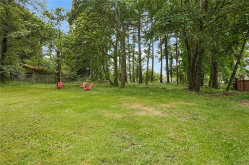 5470 Alderley Rd, Saanich, BC 