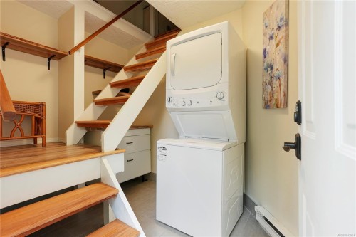 5470 Alderley Rd, Saanich, BC 