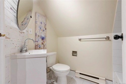 5470 Alderley Rd, Saanich, BC 
