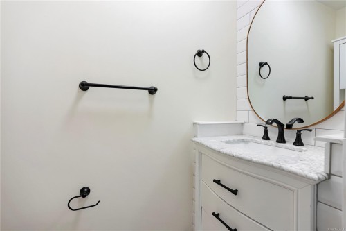 5470 Alderley Rd, Saanich, BC 
