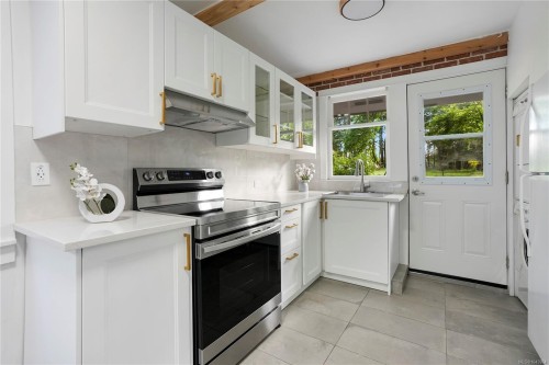 5470 Alderley Rd, Saanich, BC 