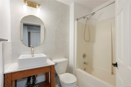 5470 Alderley Rd, Saanich, BC 