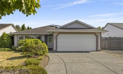 238 Strawberry Cres Parksville, BC V9P 2W7