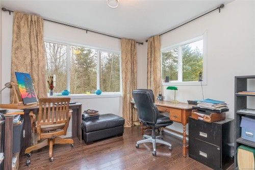 2835 Olympic Rd, Qualicum Beach, BC 
