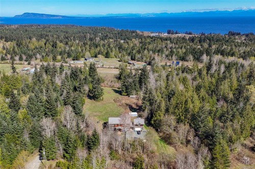2835 Olympic Rd, Qualicum Beach, BC 