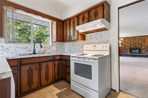 1847 Miracle Beach Dr, Black Creek, BC 