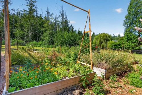 1847 Miracle Beach Dr, Black Creek, BC 