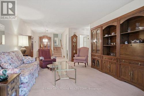 1167 Saturnia Crescent, Mississauga, ON - Indoor Photo Showing Living Room