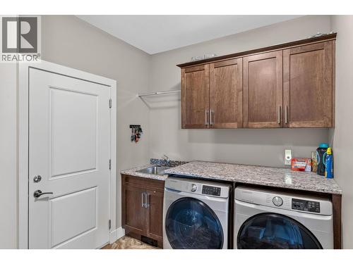 1084 Stockley Street, Kelowna, BC - Indoor Photo Showing Laundry Room