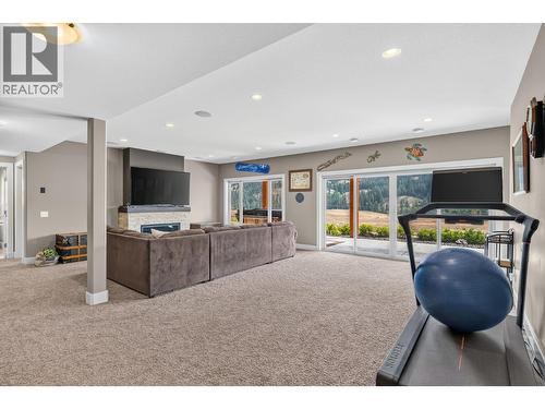 1084 Stockley Street, Kelowna, BC - Indoor