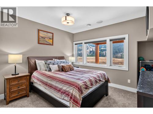 1084 Stockley Street, Kelowna, BC - Indoor Photo Showing Bedroom