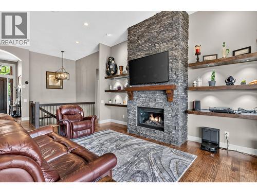 1084 Stockley Street, Kelowna, BC - Indoor Photo Showing Living Room With Fireplace