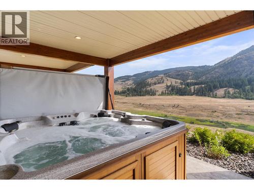 1084 Stockley Street, Kelowna, BC - Outdoor