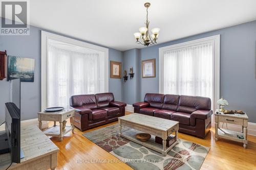8 John Street, Champlain, ON - Indoor Photo Showing Living Room