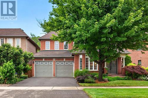 211 CREEK PATH AVENUE  Oakville, ON L6L 6T5