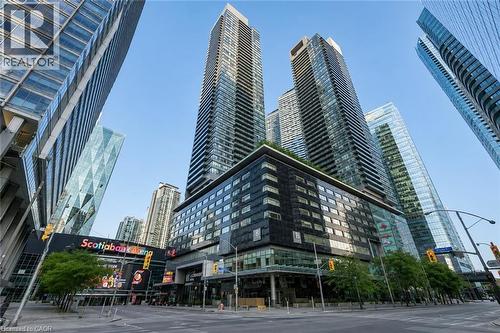 65 Bremner Boulevard Unit# 4211, Toronto, ON - Outdoor