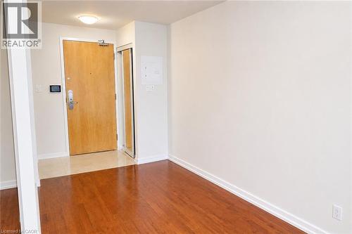 65 Bremner Boulevard Unit# 4211, Toronto, ON - Indoor Photo Showing Other Room