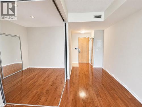 65 Bremner Boulevard Unit# 4211, Toronto, ON - Indoor Photo Showing Other Room