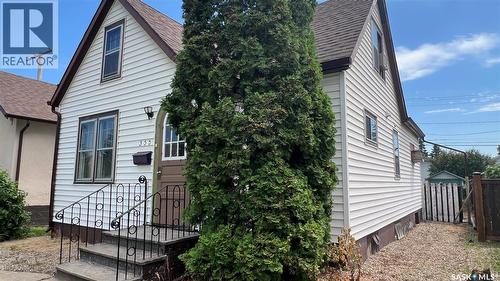 355 10Th Street E, Prince Albert, SK - Outdoor