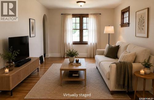 355 10Th Street E, Prince Albert, SK - Indoor Photo Showing Living Room
