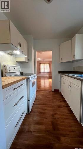 355 10Th Street E, Prince Albert, SK - Indoor Photo Showing Kitchen