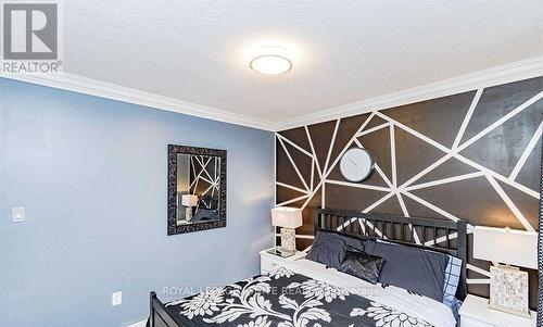 4760 Deforest Crescent, Burlington, ON - Indoor Photo Showing Bedroom