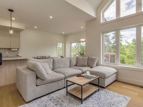 109 Puncheon Way, Bedford, NS - Indoor Photo Showing Living Room