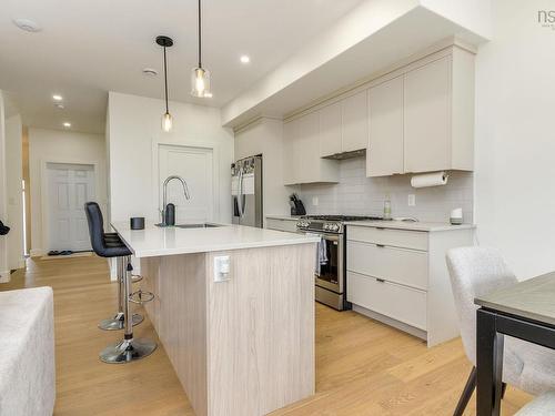 109 Puncheon Way, Bedford, NS - Indoor Photo Showing Kitchen With Upgraded Kitchen