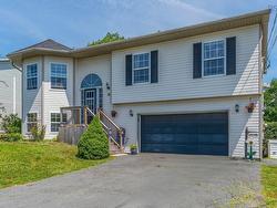 16 Quindora Crescent  Dartmouth, NS B2W 6G3