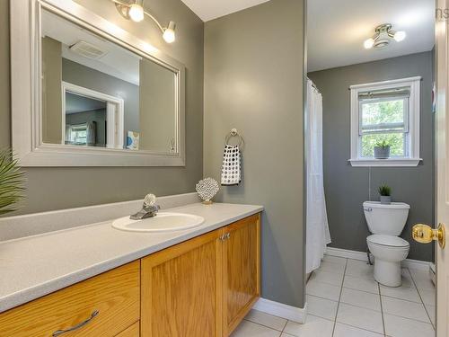 16 Quindora Crescent, Dartmouth, NS - Indoor Photo Showing Bathroom