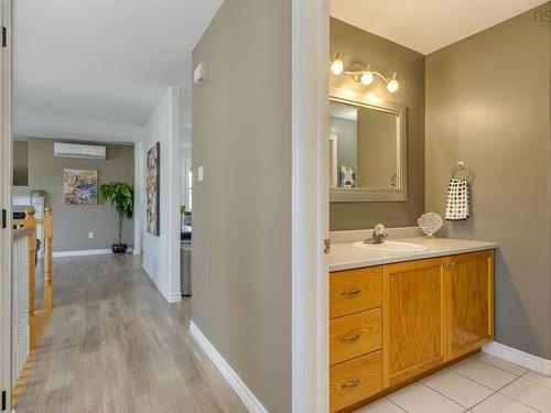16 Quindora Crescent, Dartmouth, NS - Indoor Photo Showing Bathroom