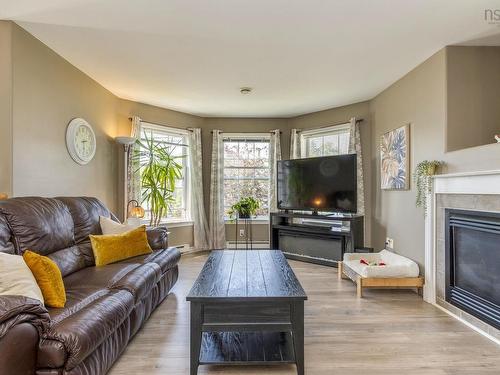 16 Quindora Crescent, Dartmouth, NS - Indoor Photo Showing Living Room With Fireplace