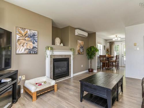 16 Quindora Crescent, Dartmouth, NS - Indoor Photo Showing Living Room With Fireplace