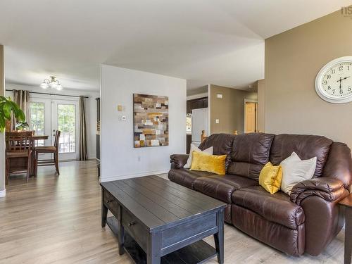 16 Quindora Crescent, Dartmouth, NS - Indoor Photo Showing Living Room