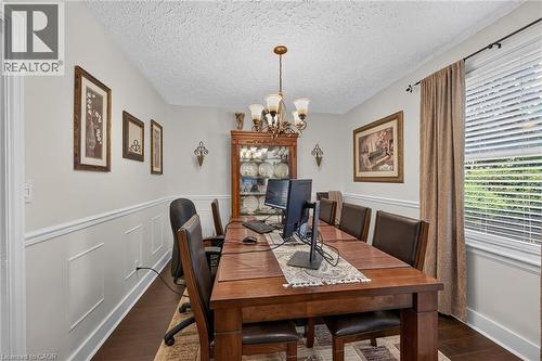 180 East 25Th Street, Hamilton, ON - Indoor Photo Showing Dining Room
