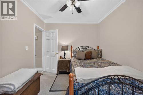 180 East 25Th Street, Hamilton, ON - Indoor Photo Showing Bedroom