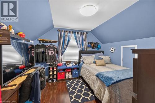 180 East 25Th Street, Hamilton, ON - Indoor Photo Showing Bedroom