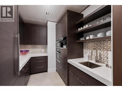 2463 Thacker Drive, West Kelowna, BC - Indoor Photo Showing Kitchen