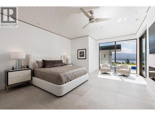 2463 Thacker Drive, West Kelowna, BC - Indoor Photo Showing Bedroom