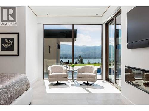 2463 Thacker Drive, West Kelowna, BC - Indoor