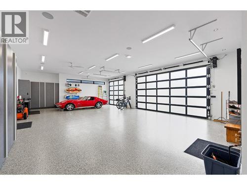 2463 Thacker Drive, West Kelowna, BC - Indoor Photo Showing Garage