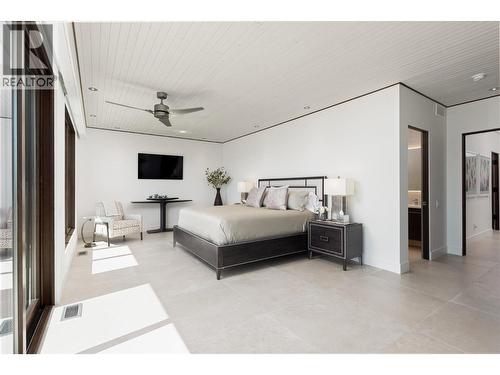 2463 Thacker Drive, West Kelowna, BC - Indoor Photo Showing Bedroom