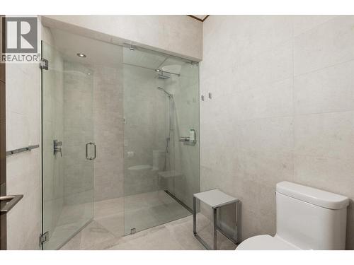 2463 Thacker Drive, West Kelowna, BC - Indoor Photo Showing Bathroom