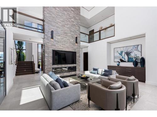 2463 Thacker Drive, West Kelowna, BC - Indoor Photo Showing Other Room