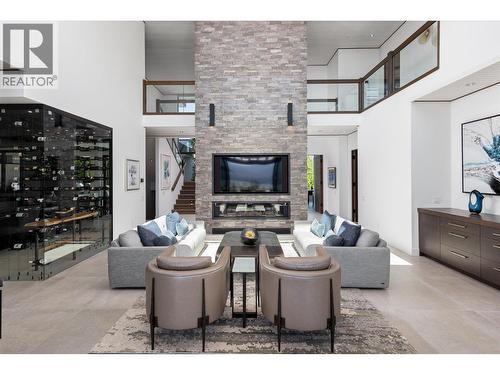 2463 Thacker Drive, West Kelowna, BC - Indoor