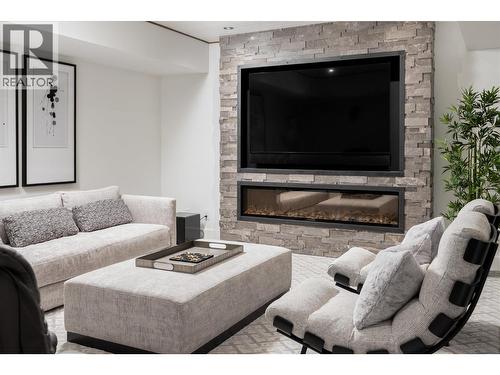 2463 Thacker Drive, West Kelowna, BC - Indoor Photo Showing Living Room With Fireplace