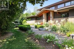 4 HOLLY COURT Collingwood, ON L9Y 5G5