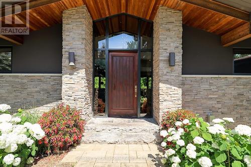 4 HOLLY COURT , Collingwood, Ontario L9Y 5G5 3