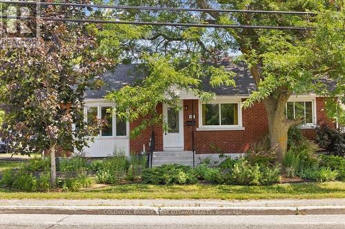 881 BLAIR ROAD  Ottawa, ON K1J 7M7