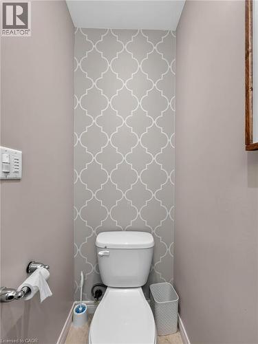 3 Hitching Post Ridge, Binbrook, ON - Indoor Photo Showing Bathroom